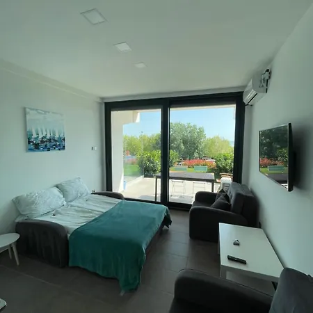 Tiny Apartment With Lake View Alsooers Exterior photo